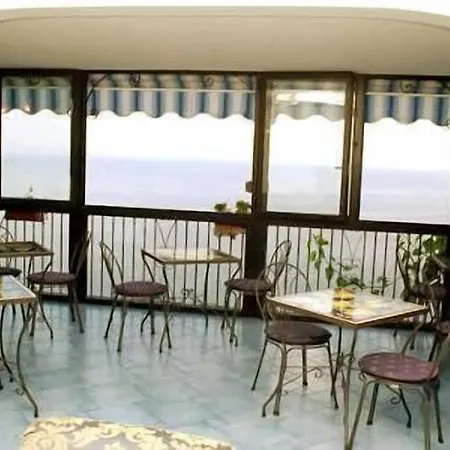 Il Gabbiano 酒店 4*